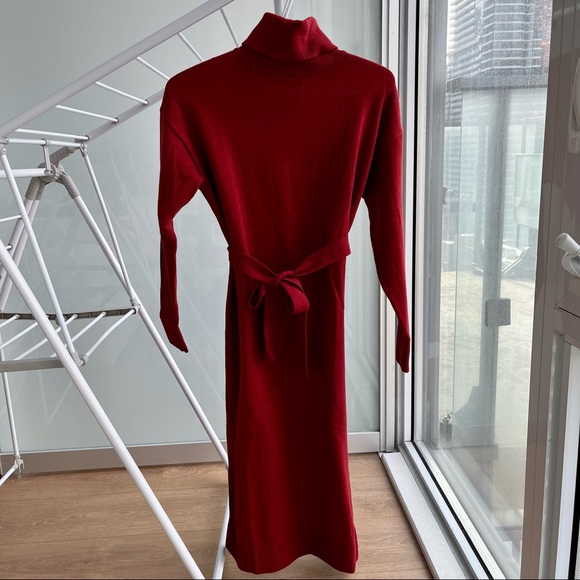 Red midi turtleneck sweater dress - Picture 2 of 2